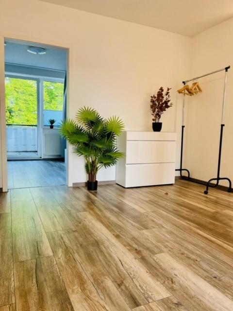 Apartment 160Qm 5 Schlafzimmer 1 Wohnzimmer Terrasse Und Balkon Wilhelmshaven Exterior foto