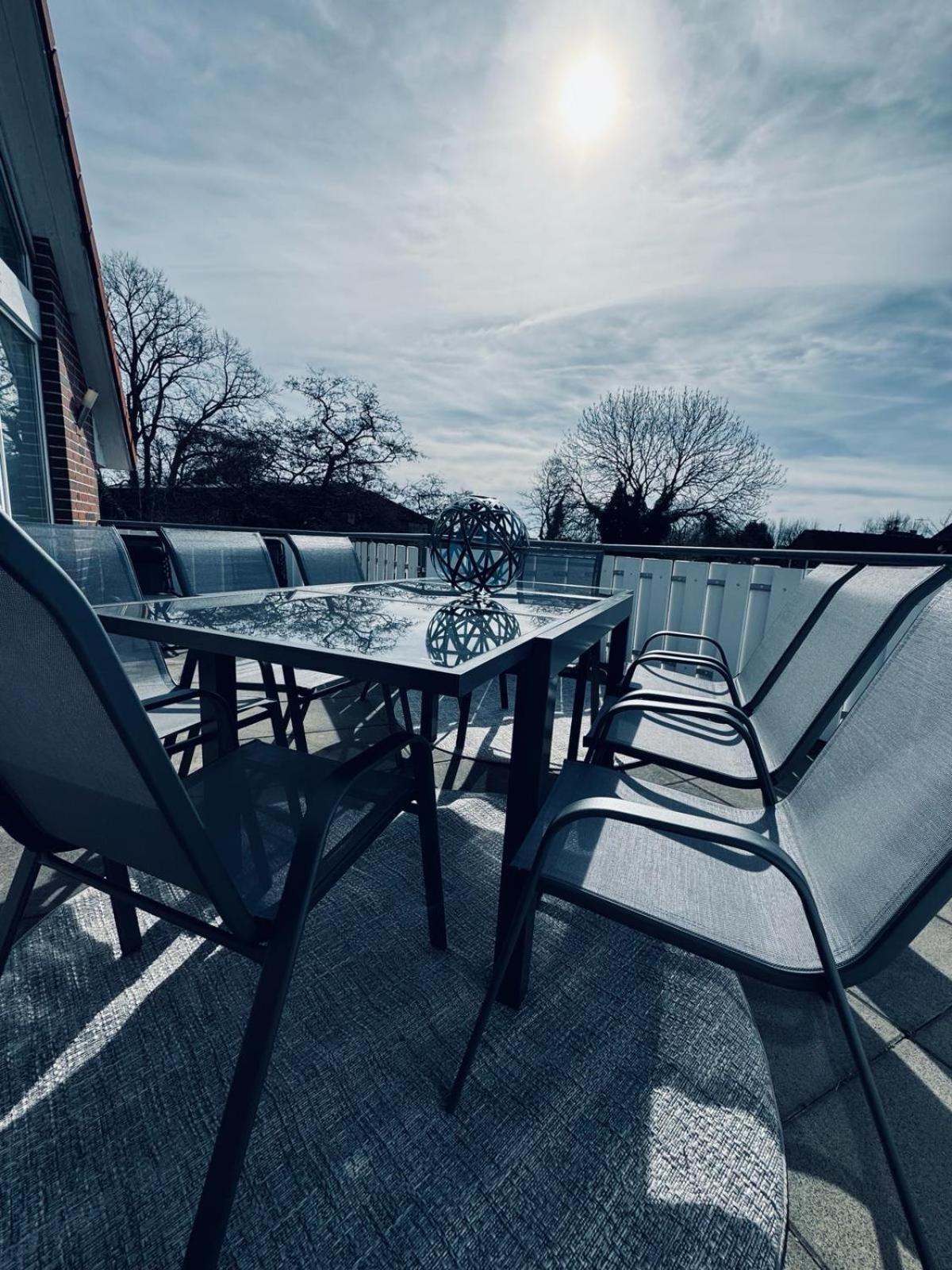 Apartment 160Qm 5 Schlafzimmer 1 Wohnzimmer Terrasse Und Balkon Wilhelmshaven Exterior foto